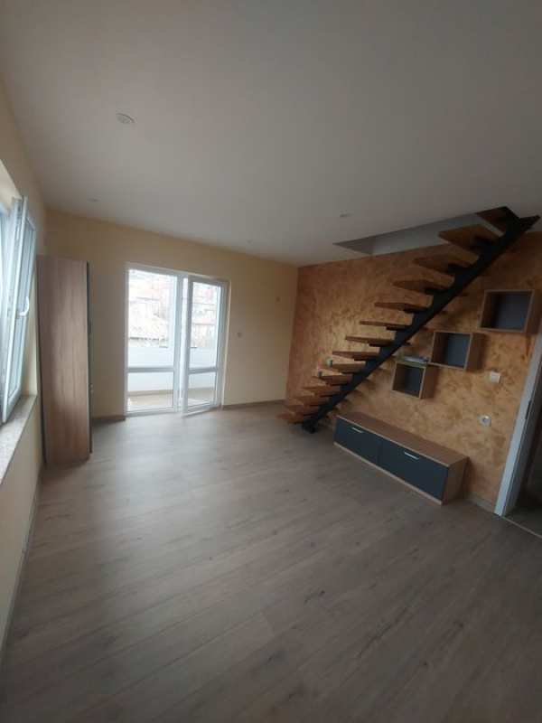 Обзаведен 4-стаен апартамент в предпопитан район