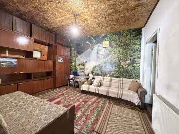 ЕКСКЛУЗИВНО! ЕРА Дръстър предлага за продажба къща с гараж в района на