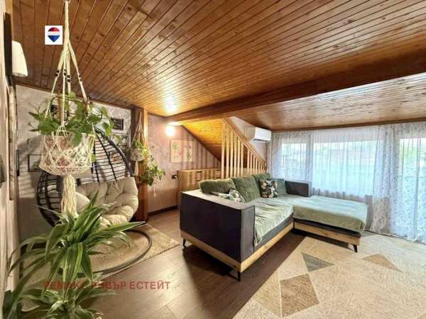 Тристаен апартамент за продажба кв. Дружба 2