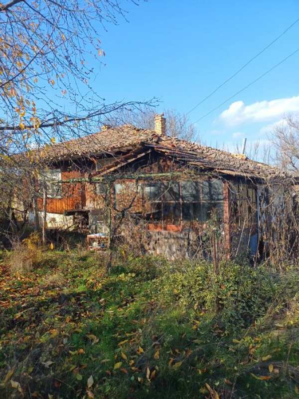 Продавам къща в с.Ушинци
