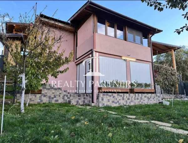 Продава КЪЩА - гр. Годеч, обл. София