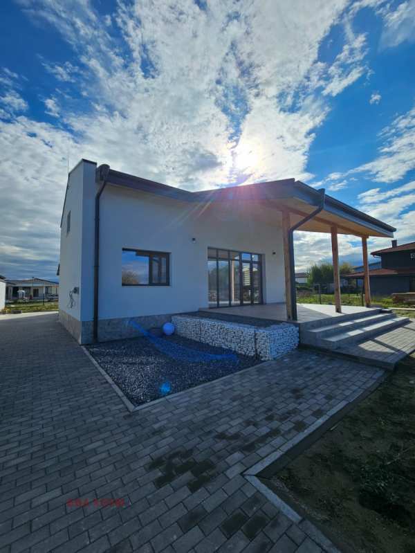 Продава къща, с. радиново, област пловдив