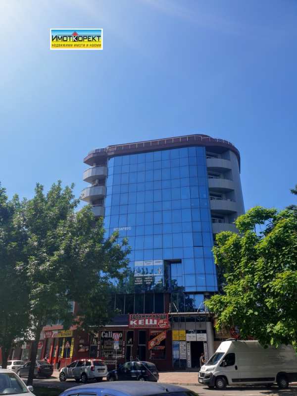 Продава офис, гр. пазарджик, идеален център