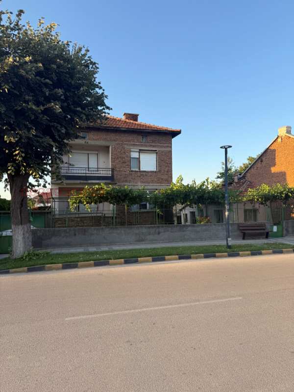 Продава  къща гр. Септември, област Пазарджик
      144 кв.м