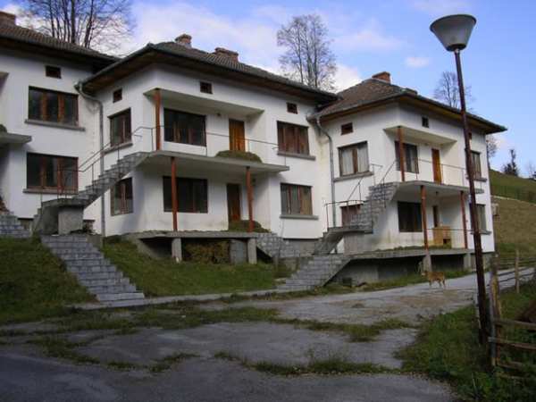 Продава бизнес имот, с. черни вит, област ловеч