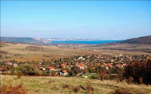 Продава  парцел с. Осеново, област Варна
      4500 кв.м