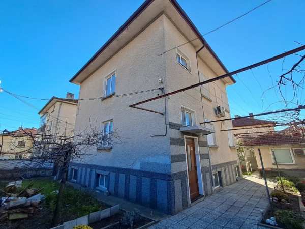 Продава етаж от къща, гр. сопот, област пловдив