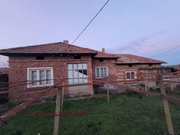 Продава къща, с. страхилово, област велико търново