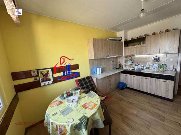 Продава 3-стаен, гр. шумен, 5-ти полк