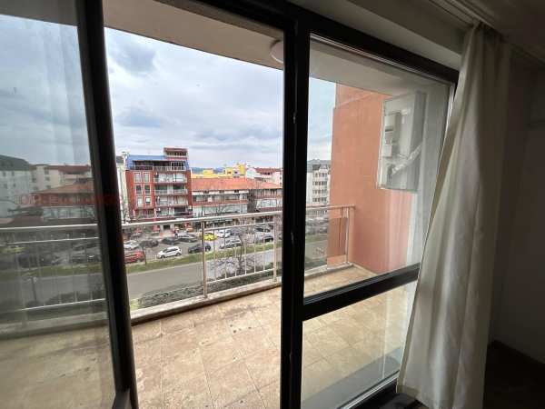 Продава 3-стаен, гр. кърджали, възрожденци