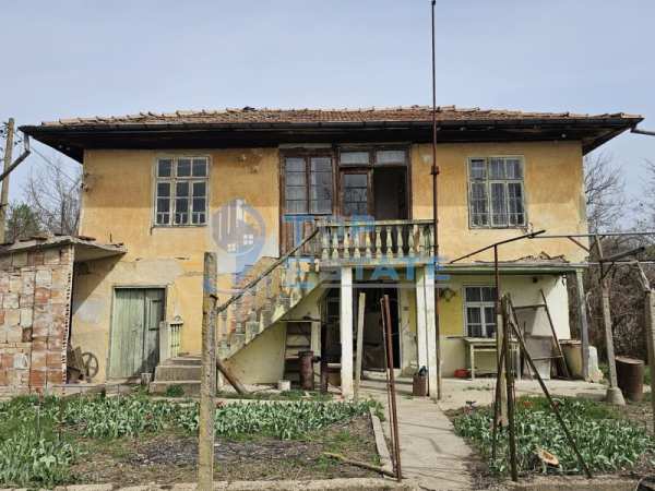 Продава къща, с. върбица, област велико търново