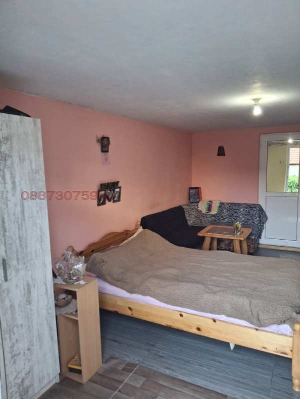 Продава ателие, таван, гр. плевен, широк център