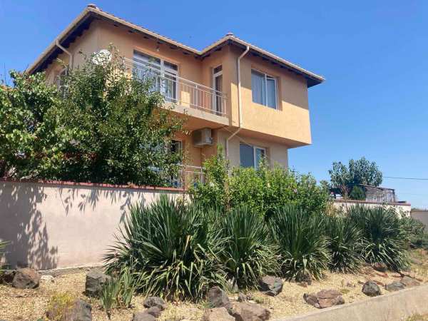 Продава къща, с. лъка, област бургас