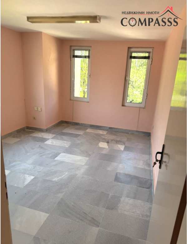 Продава офис, гр. добрич, градска болница