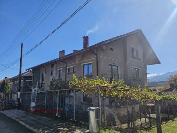 Продава къща, гр. берковица, област монтана