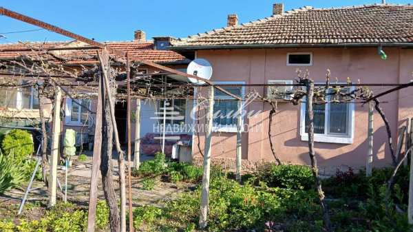 Продава къща, гр. нови пазар, област шумен