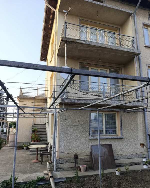 Продава къща, с. крушари, област добрич