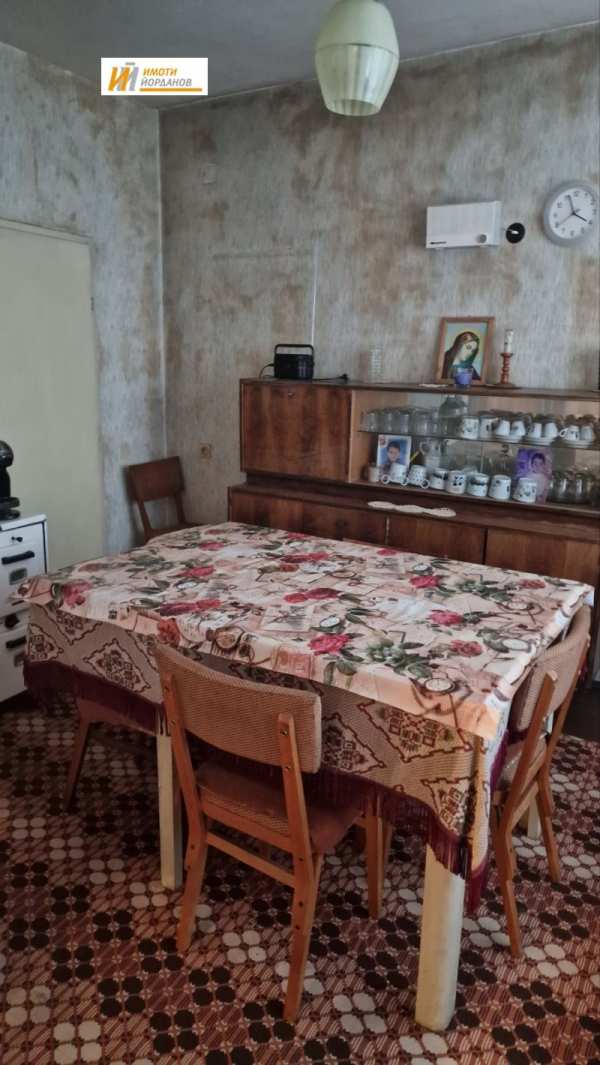 Продава етаж от къща, гр. дряново, област габрово
