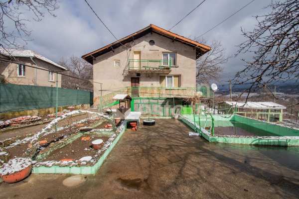 Продава къща, с. студена, област перник