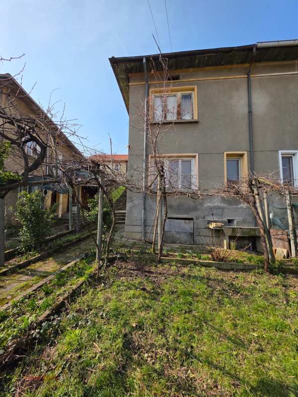 Продава къща, гр. троян, област ловеч
