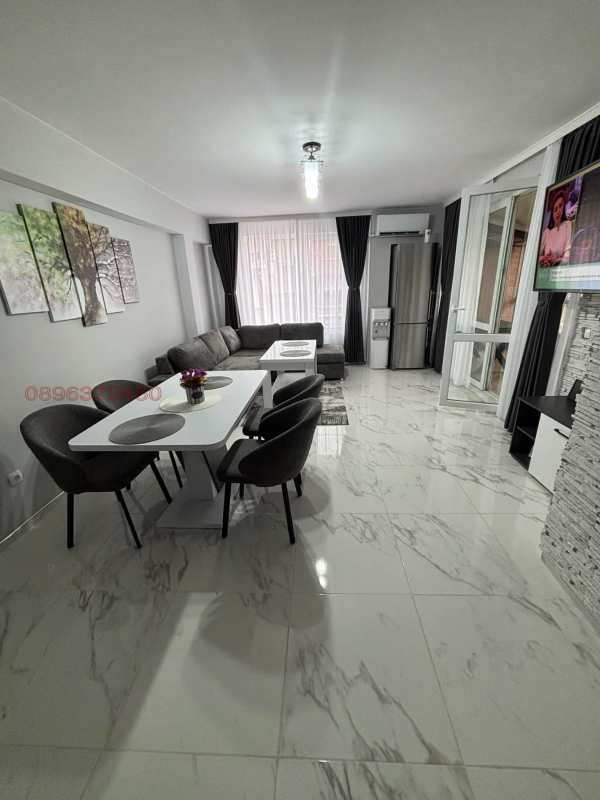 Продава 3-стаен, гр. пазарджик, център