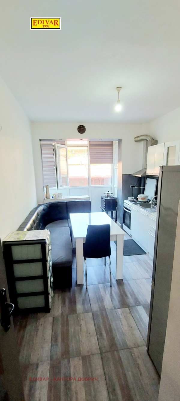 Продава 4-стаен, гр. добрич, център