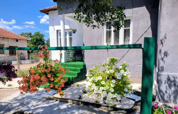 Продава къща, с. смирненски, област монтана