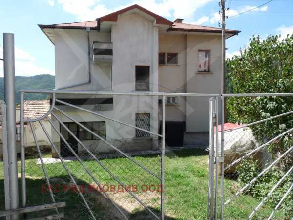 Продава къща, с. баните, област смолян