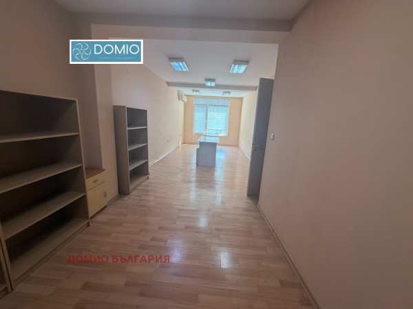 Продава офис, гр. добрич, център