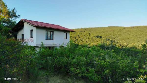 Продава вила, с. радибош, област перник
