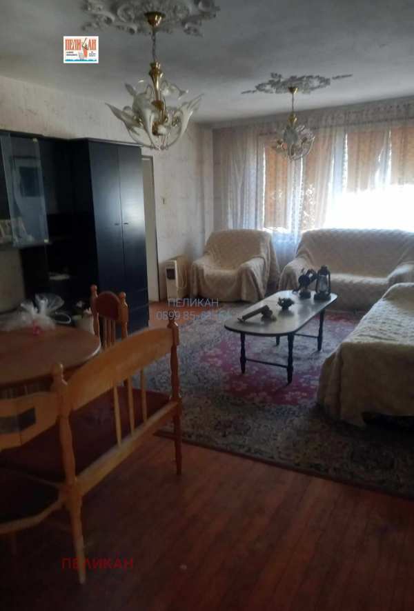 Продава етаж от къща, гр. полски тръмбеш, област велико търново