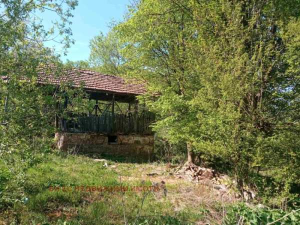 Продава  парцел с. Бойковец, област София
      956 кв.м