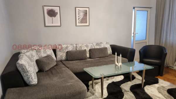 Продава 4-стаен, гр. пазарджик, идеален център