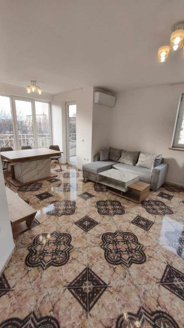 Продава 4-стаен, гр. софия, център