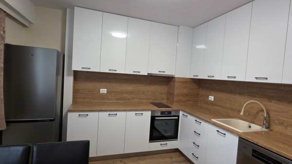 Продава 3-стаен, гр. пазарджик, център