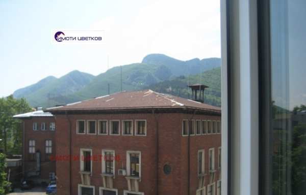 Продава  офис град Враца, Център
      140 кв.м