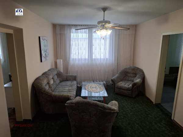 Продава етаж от къща, гр. плевен, идеален център