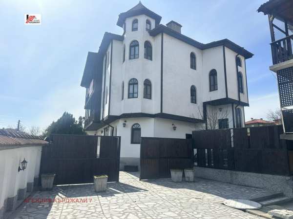 Продава хотел, гр. кърджали, гледка