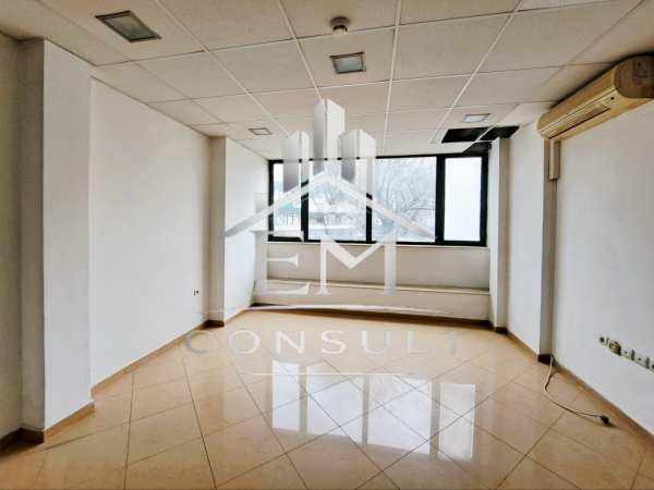 Продава офис, гр. кърджали, център