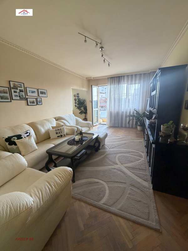 Продава 3-стаен, гр. плевен, идеален център