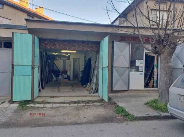 Продава  офис град Търговище, Център
      61 кв.м