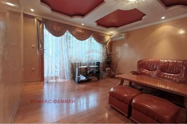 Продава мезонет, гр. добрич, център