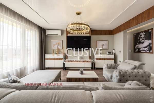 Продава  многостаен град Варна, Конфуто
      168 кв.м