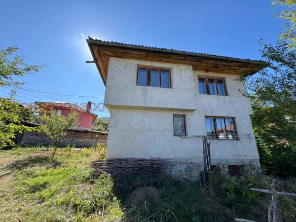 Продава къща, гр. копривщица, област софия област