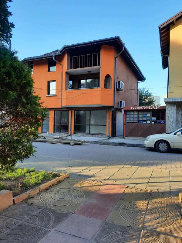 Продава къща, гр. лом, област монтана