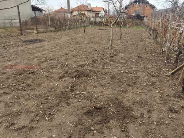 Продава парцел, с. крайници, област кюстендил