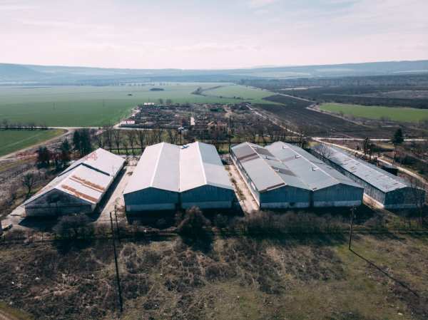 Продава пром. помещение, с. градинарово, област варна