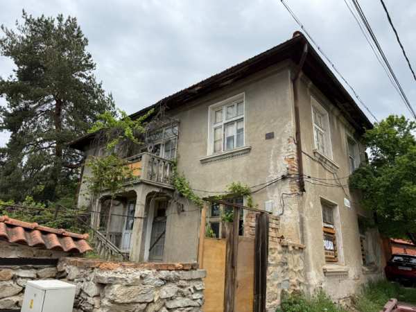 Продава къща, гр. карлово, област пловдив