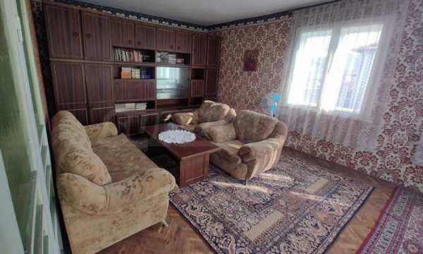 Продава етаж от къща, гр. белослав, област варна
