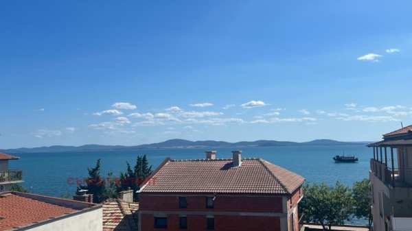 Продава  4-стаен гр. Поморие, област Бургас
      266 кв.м